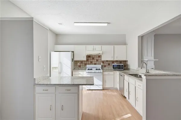 $2,100 | 4645 Valais Court, Unit 77, Alpharetta, GA 30022