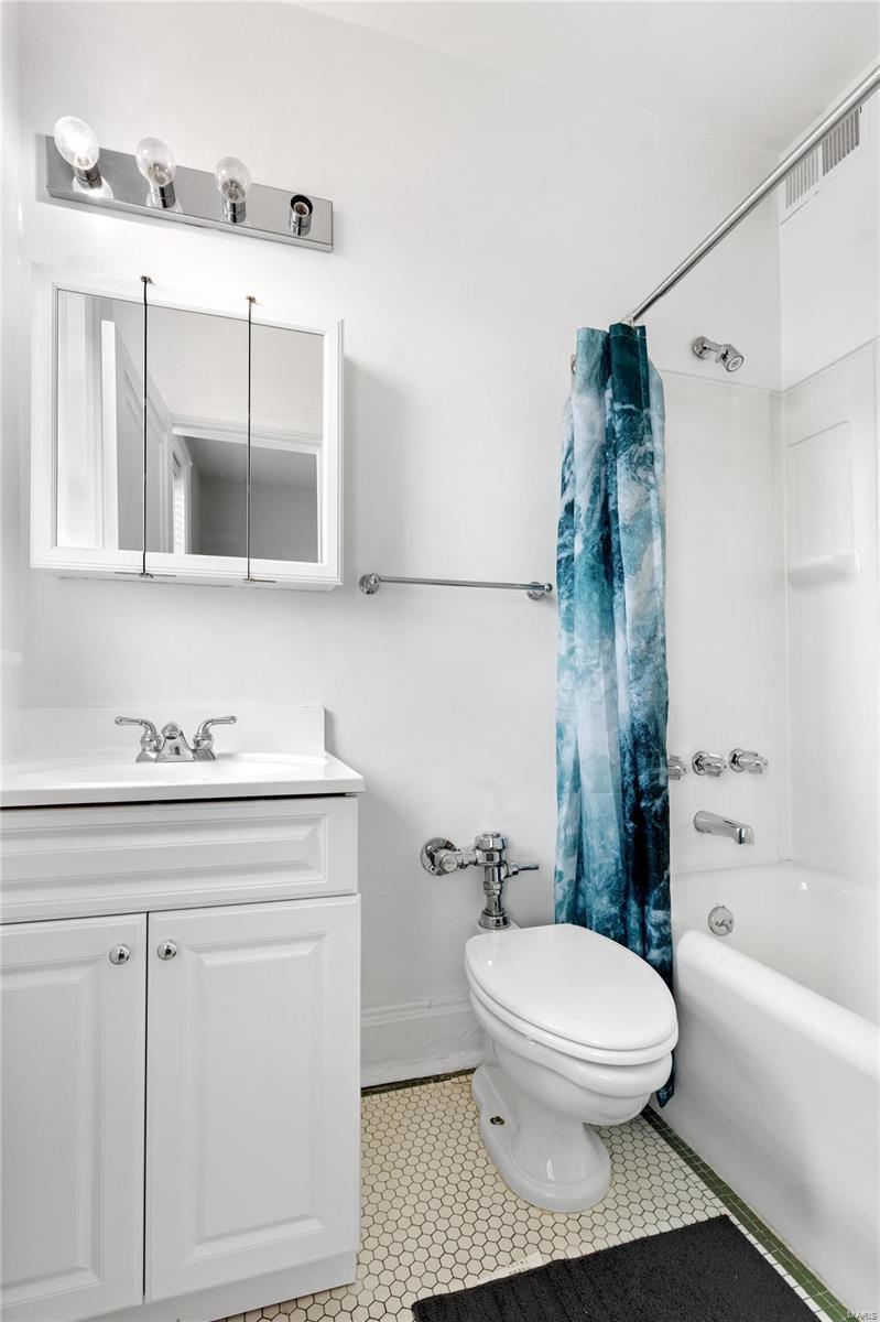 7525 Buckingham Drive, Unit 3S St. Louis, MO 63105 - Photo 15 of 28