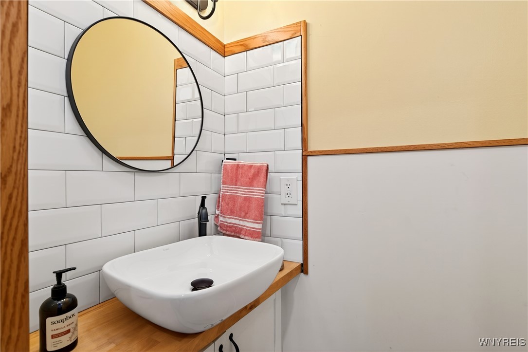 65 Russell Street Buffalo, NY 14214 - Photo 20 of 42
