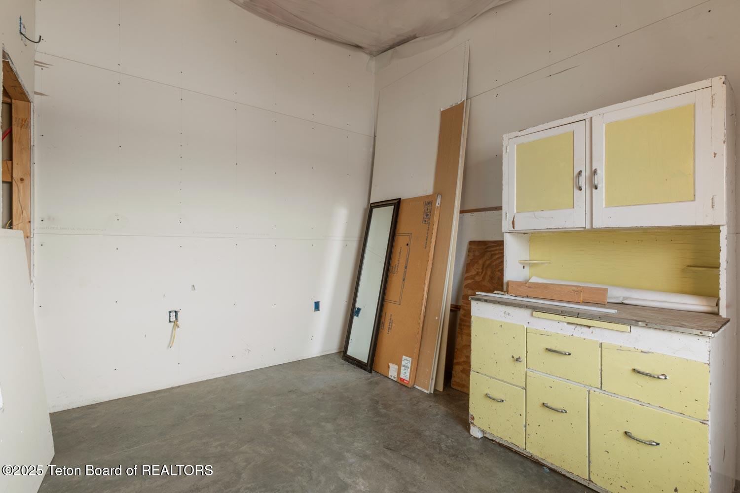 4 Gary Lane Pinedale, WY 82941 - Photo 21 of 41 4 Gary Ln-2095 1