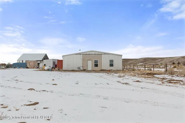 $350,000 | 4 Gary Lane, Pinedale, WY 82941