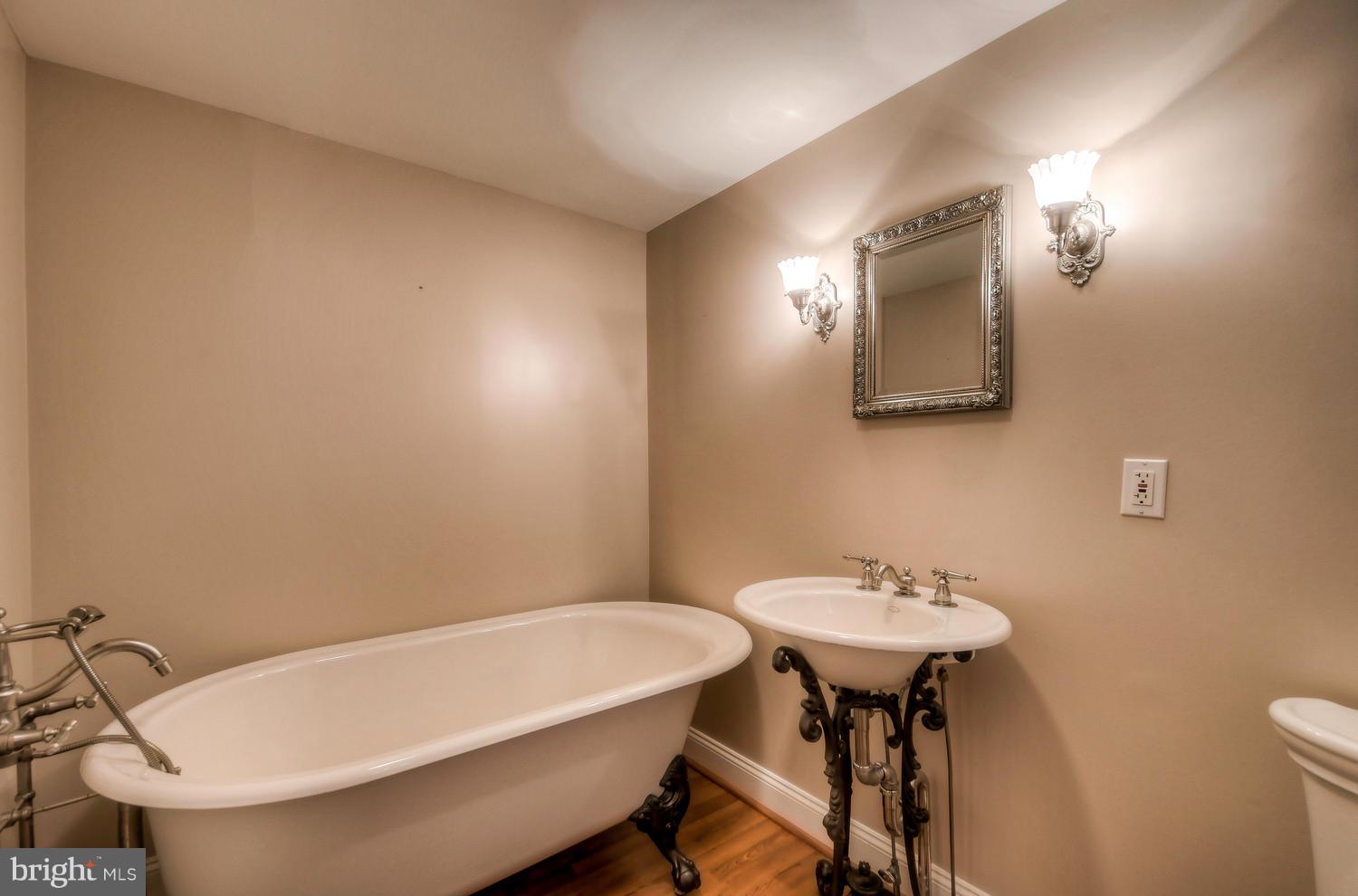 5204 Springlake Way Baltimore, MD 21212 - Photo 22 of 34 Gallery Image 22