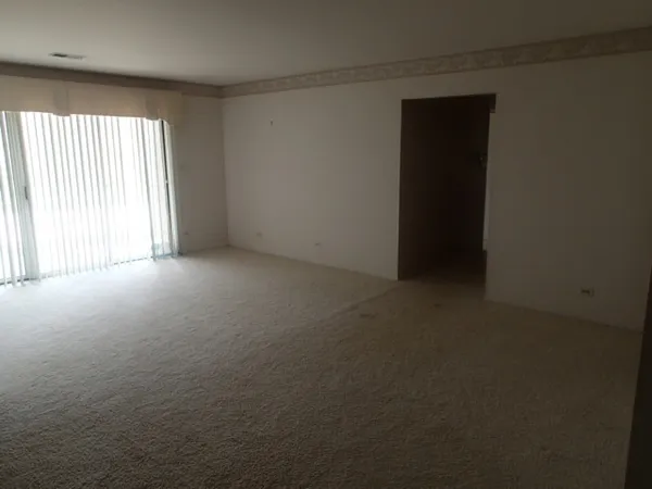 $189,900 | 9124 Clairmont Court, Unit 9124, Orland Park, IL 60462