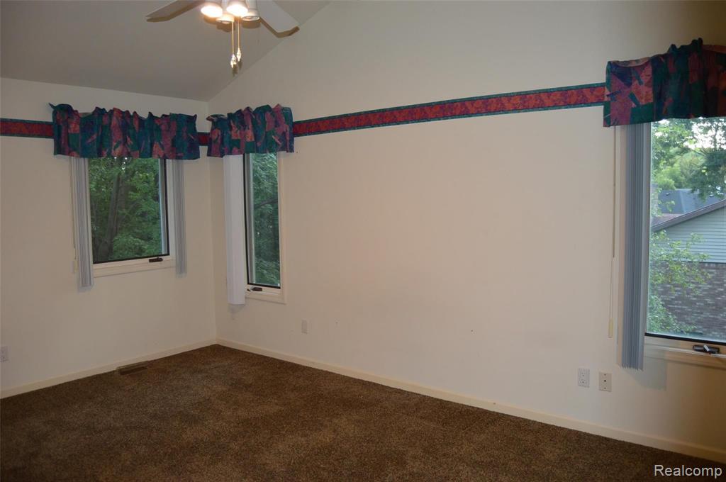 185 Nawakwa Road Rochester Hills, MI 48307 - Photo 15 of 23