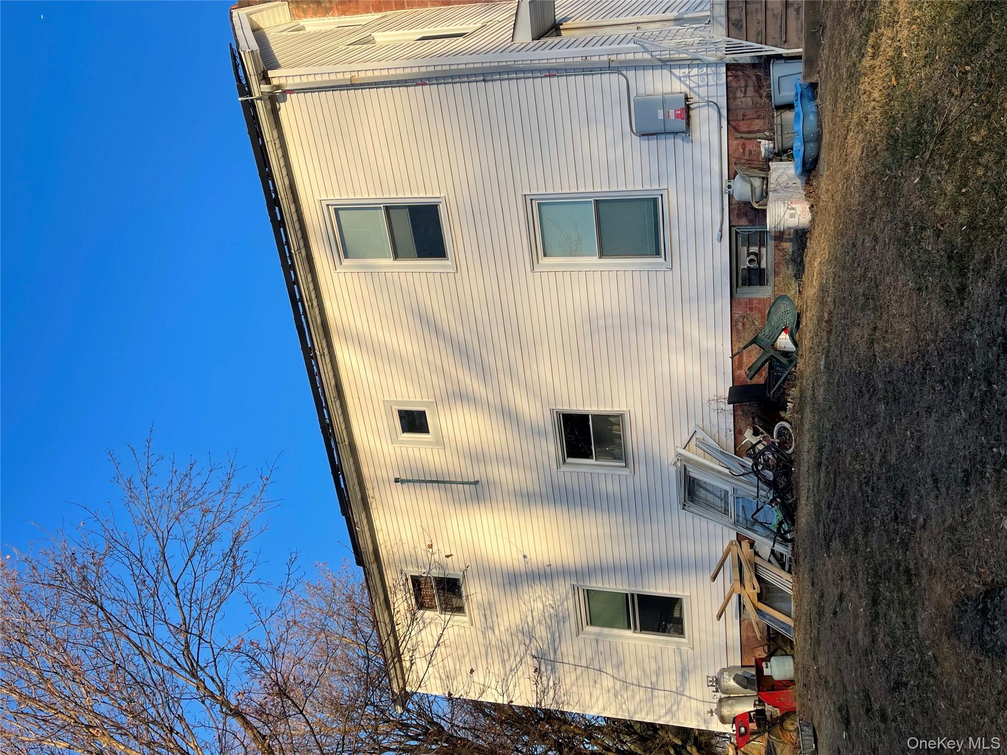 1557 Rte 9W Marlboro, NY 12542 - Photo 3 of 4 a front view of a house