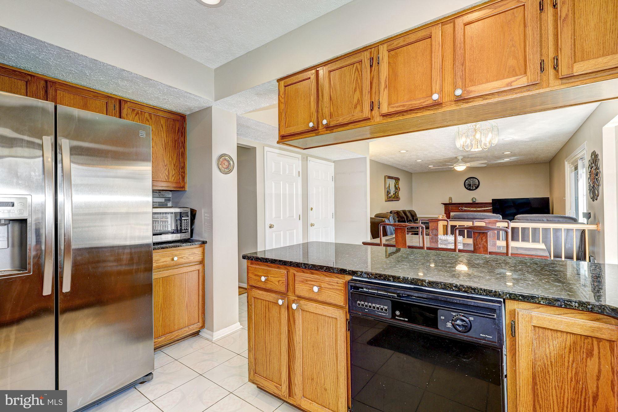 5622 Roundtree Lane Columbia, MD 21045 - Photo 12 of 41 Kitchen
