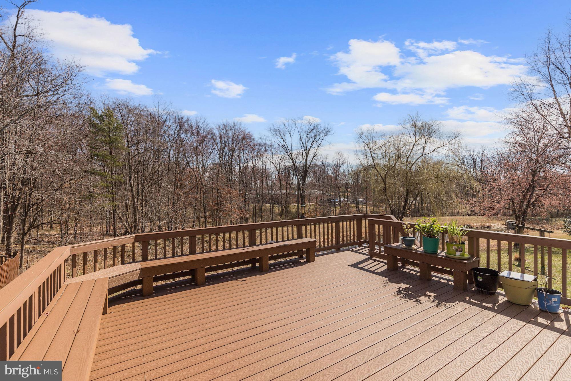 5622 Roundtree Lane Columbia, MD 21045 - Photo 15 of 41 Expansive Deck