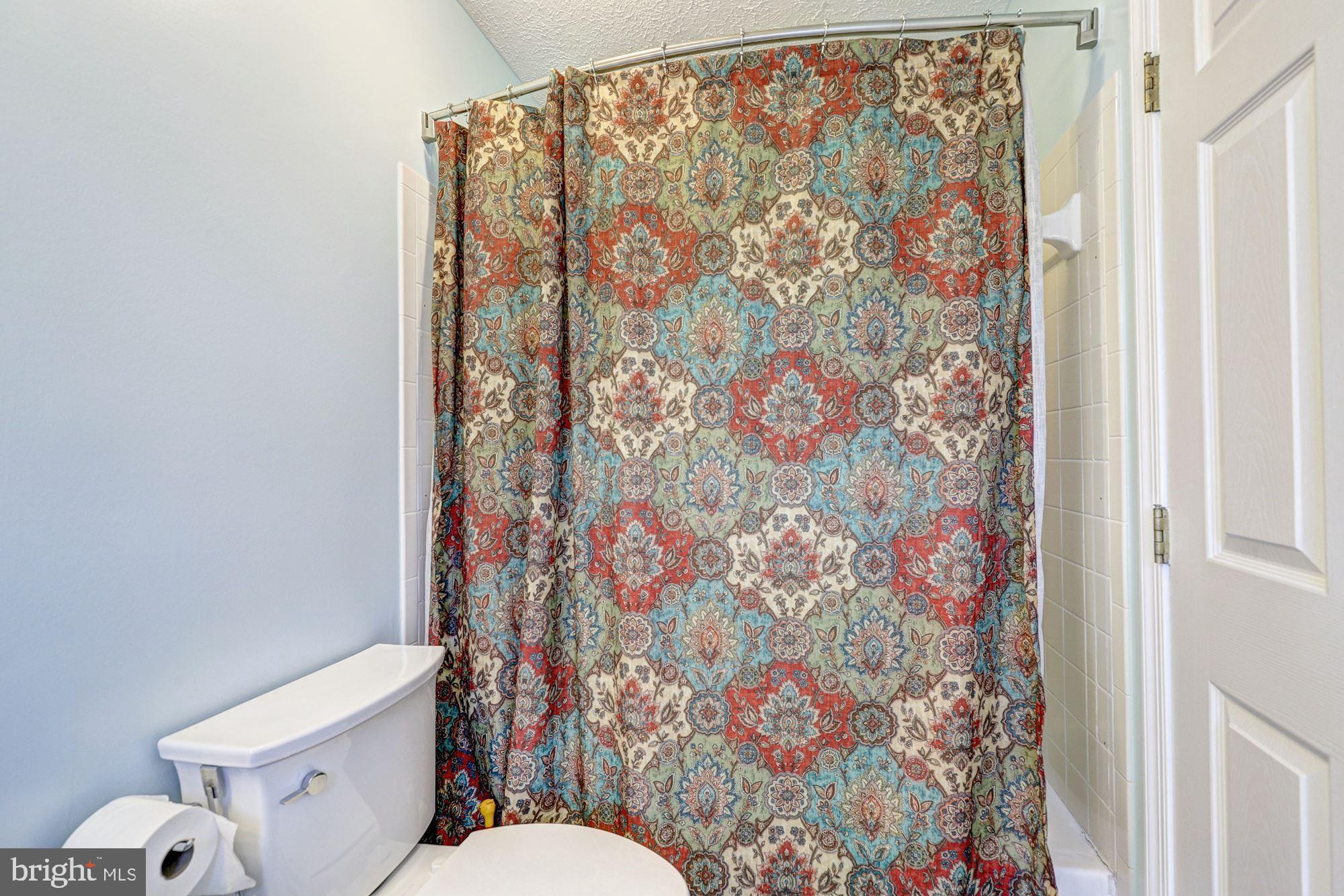 5622 Roundtree Lane Columbia, MD 21045 - Photo 23 of 41 Primary Bath