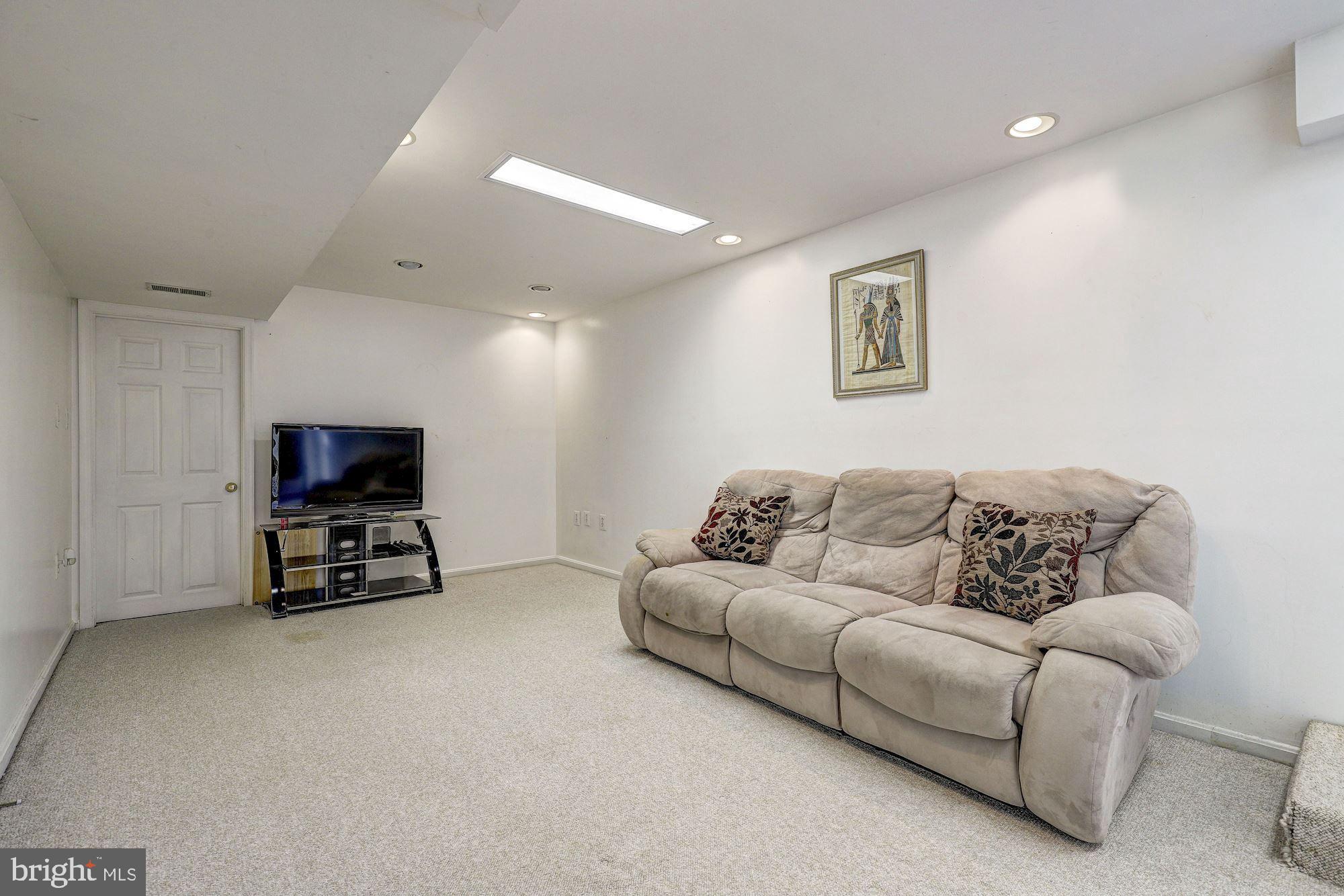 5622 Roundtree Lane Columbia, MD 21045 - Photo 30 of 41 Recreation Room