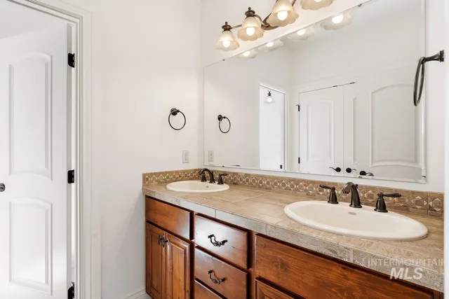 $2,850,000 | 1046 West Sherington Court, Eagle, ID 83616