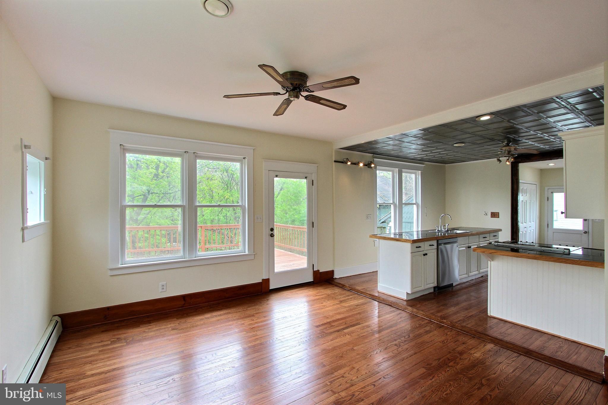 26029 Frederick Road Clarksburg, MD 20871 - Photo 11 of 42 Living Room