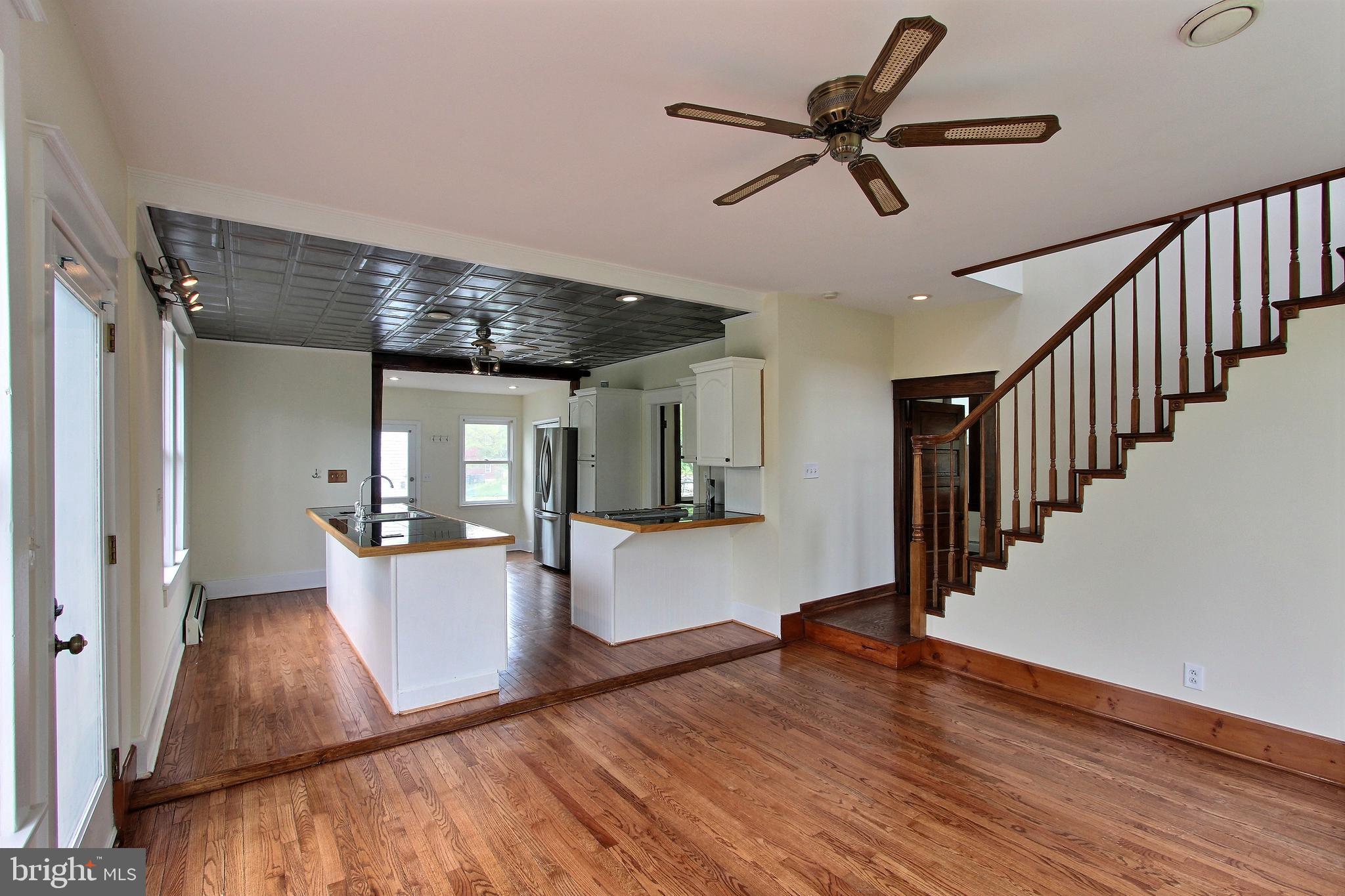 26029 Frederick Road Clarksburg, MD 20871 - Photo 12 of 42 Living Room Alt