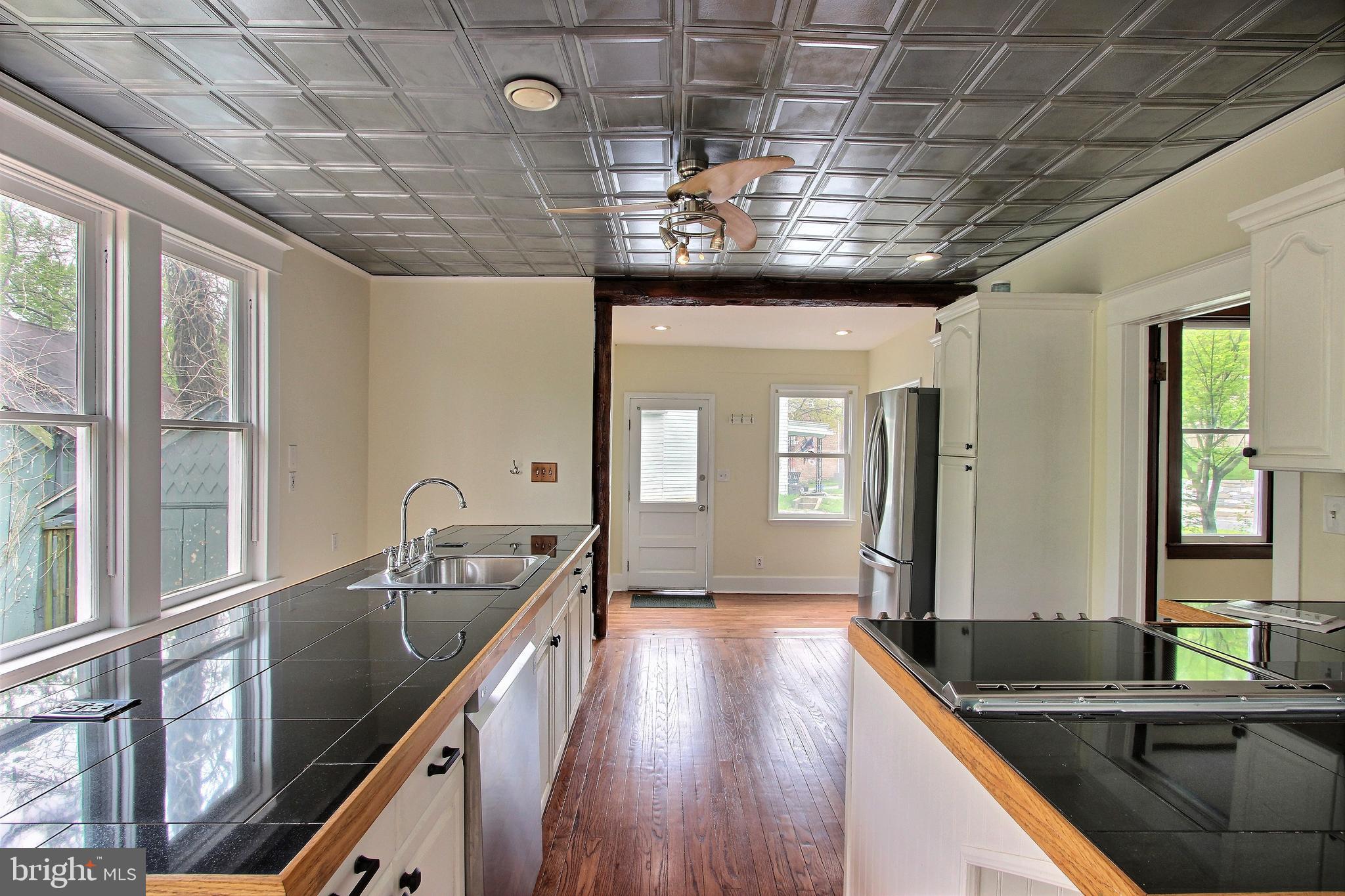 26029 Frederick Road Clarksburg, MD 20871 - Photo 13 of 42 Kitchen