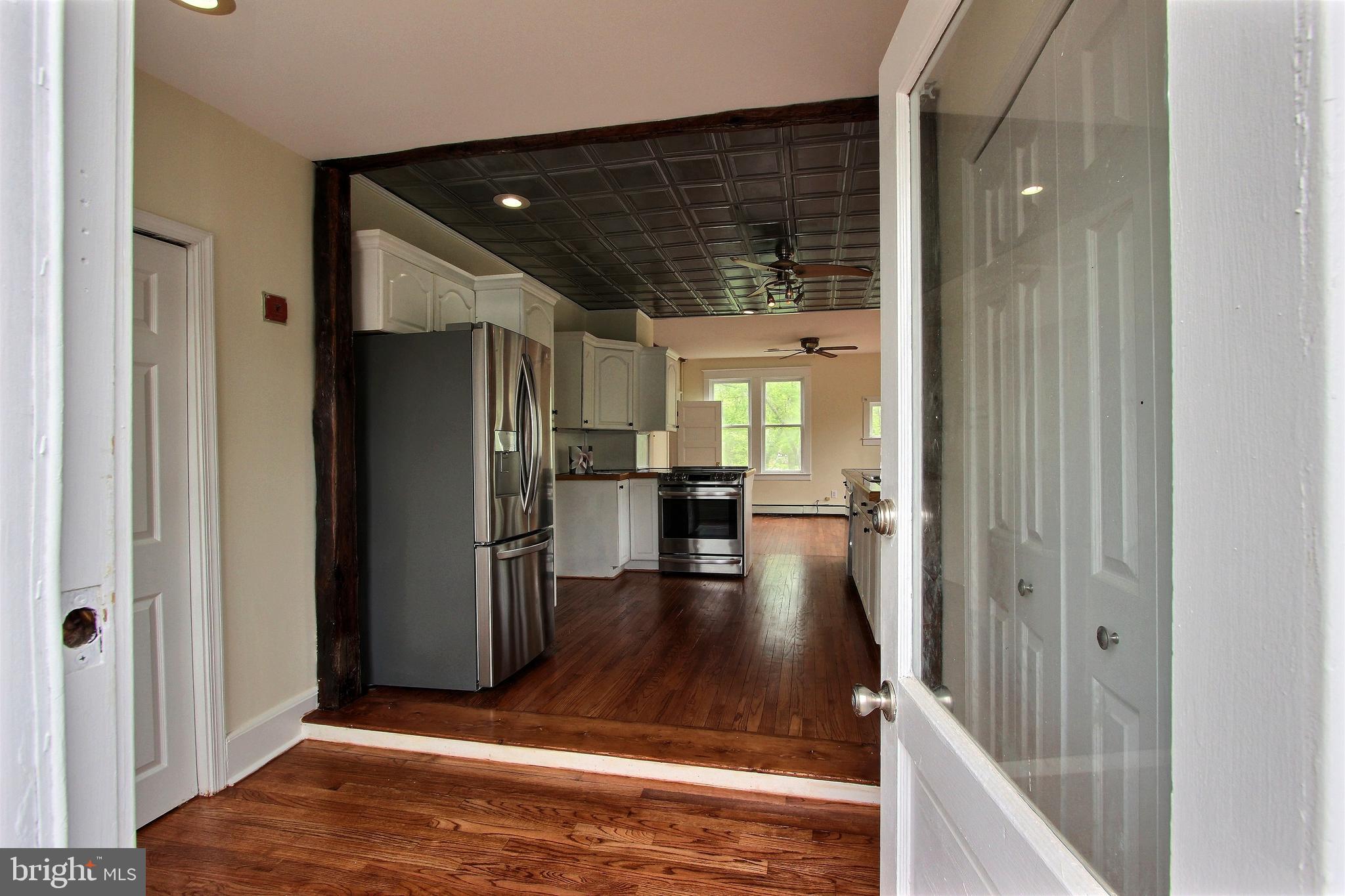 26029 Frederick Road Clarksburg, MD 20871 - Photo 17 of 42 Side Entry