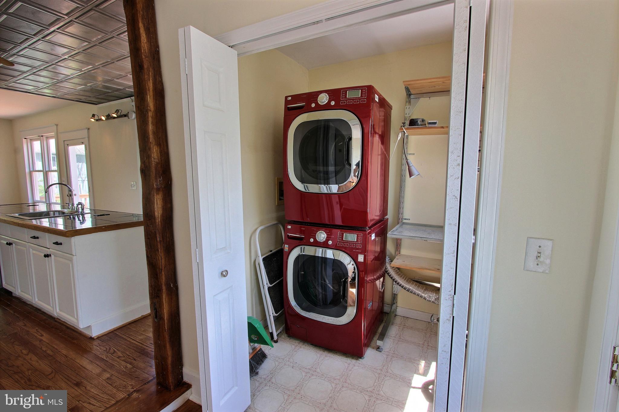 26029 Frederick Road Clarksburg, MD 20871 - Photo 18 of 42 Laundry