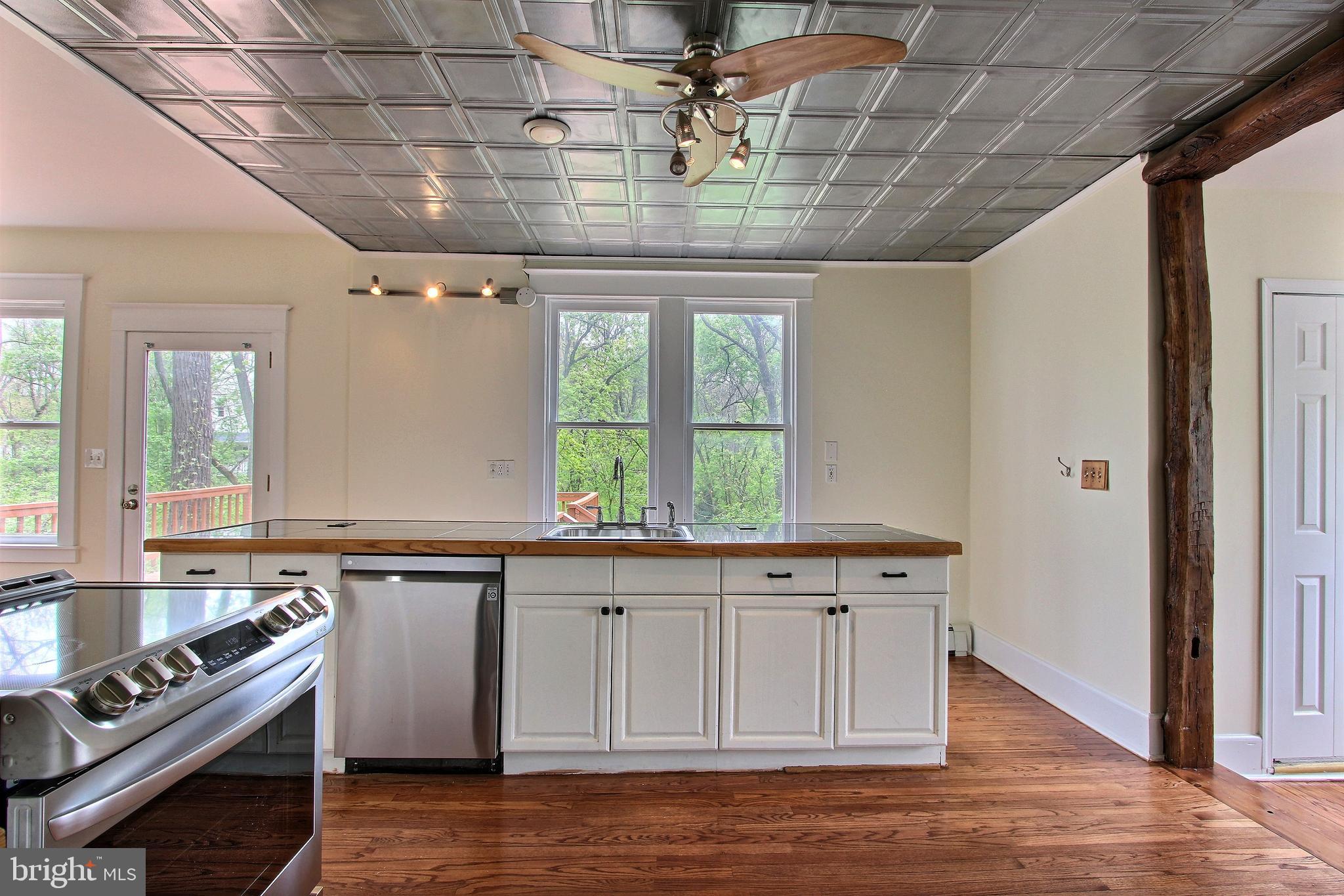 26029 Frederick Road Clarksburg, MD 20871 - Photo 19 of 42 Kitchen