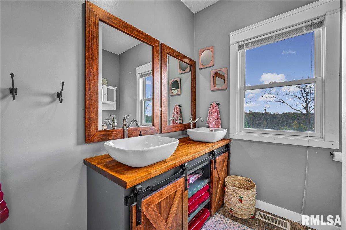 493 Reaba Avenue Congerville, IL 61729 - Photo 35 of 68