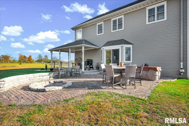 $490,000 | 493 Reaba Avenue, Congerville, IL 61729