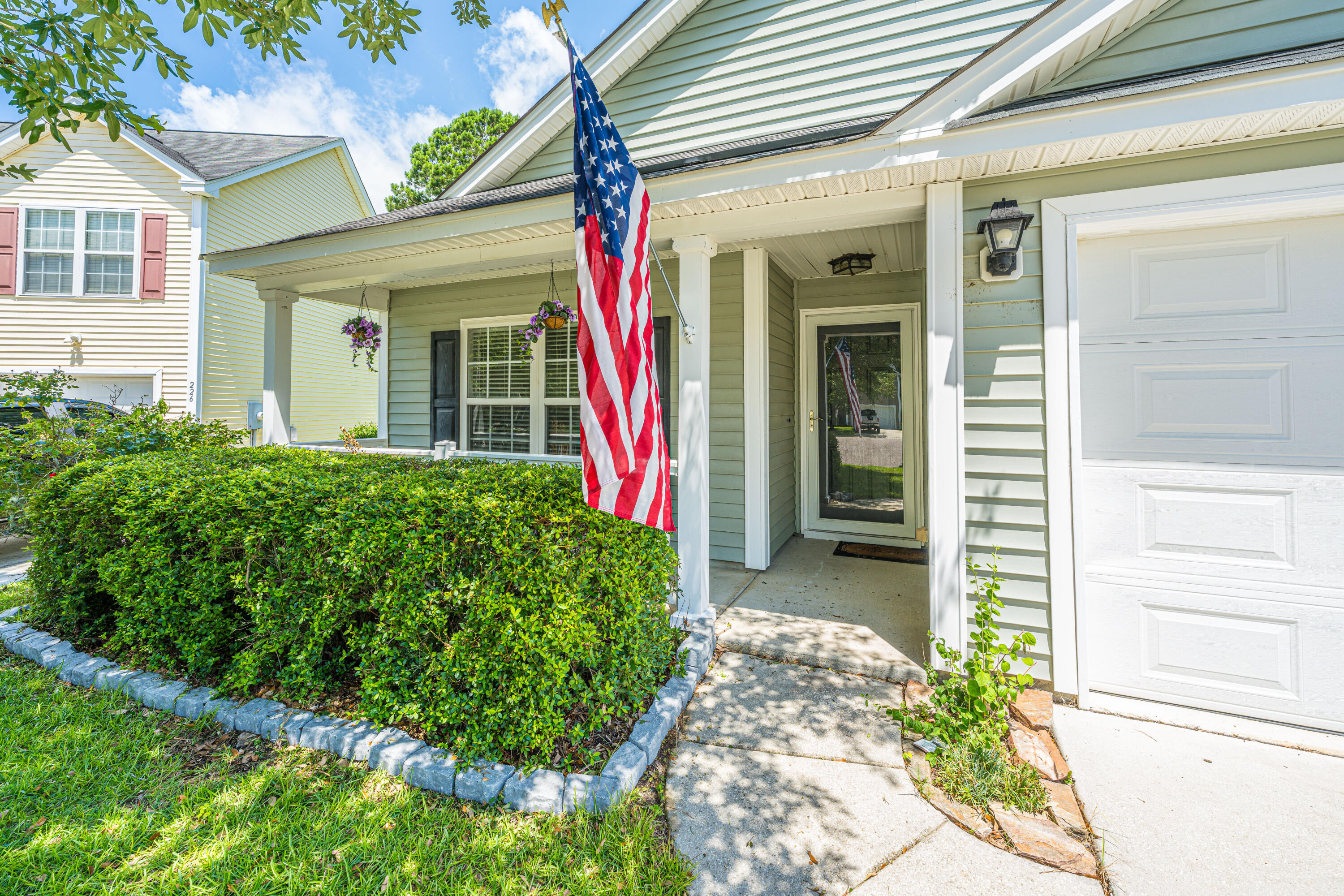 224 Myrtle Way Summerville, SC 29483 - Photo 5 of 43