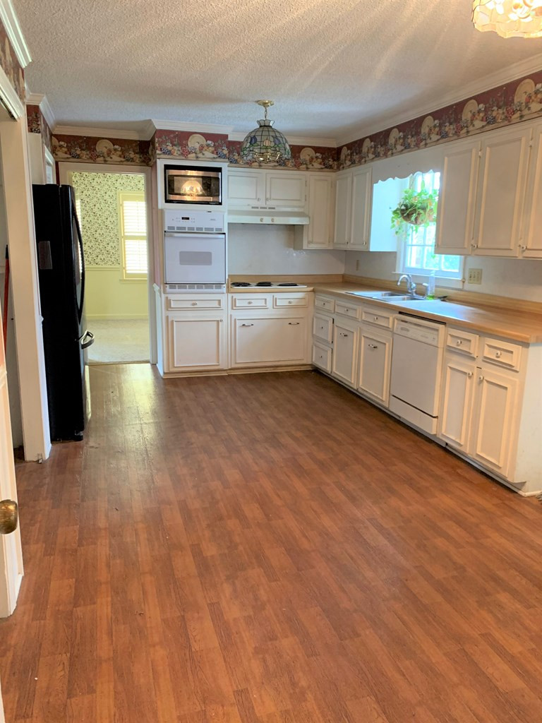 488 Rutledge Avenue Orangeburg, SC 29115 - Photo 4 of 16 Kitchen