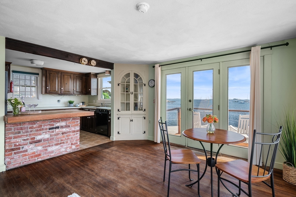 137 R Front Street Marblehead, MA 01945 - Photo 18 of 36