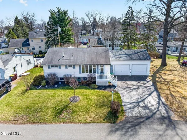 $285,000 | 3 Hudson Place, Colonie, NY 12110
