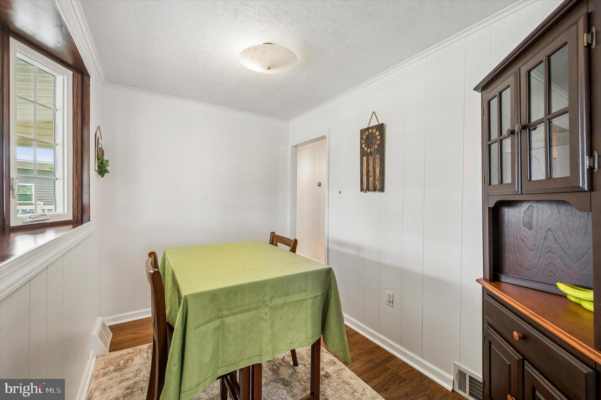 82 Hoffman Road Ridley Park, PA 19078 - Photo 13 of 25 Bright and inviting dining space.