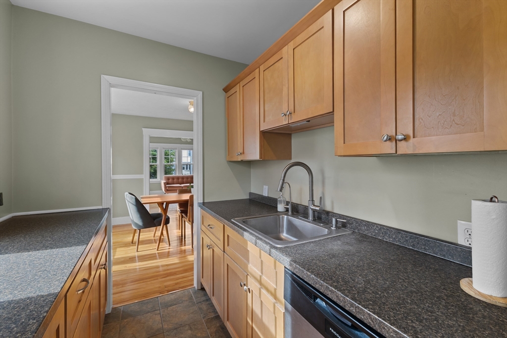 2 Davidson Road Worcester, MA 01605 - Photo 11 of 42
