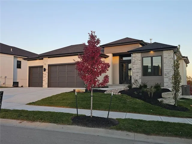 $974,900 | 11233 South Sunray Drive, Olathe, KS 66061