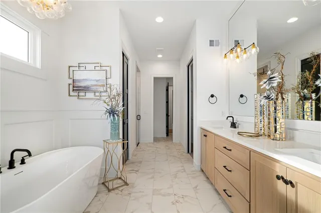 $989,900 | 11233 South Sunray Drive, Olathe, KS 66061