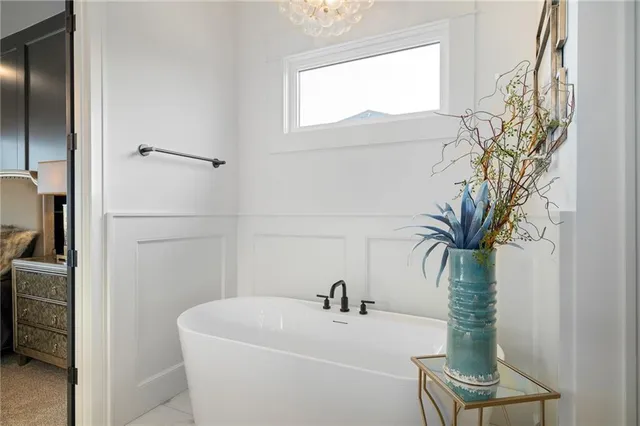 $989,900 | 11233 South Sunray Drive, Olathe, KS 66061