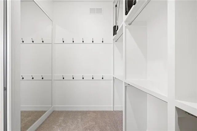 $989,900 | 11233 South Sunray Drive, Olathe, KS 66061