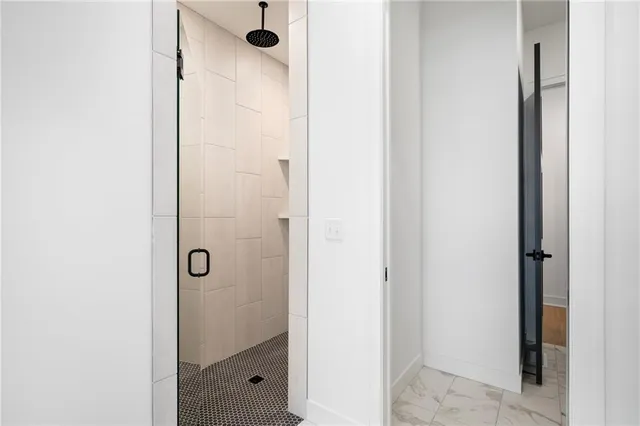 $989,900 | 11233 South Sunray Drive, Olathe, KS 66061