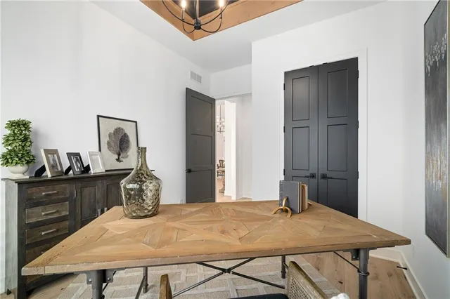 $989,900 | 11233 South Sunray Drive, Olathe, KS 66061