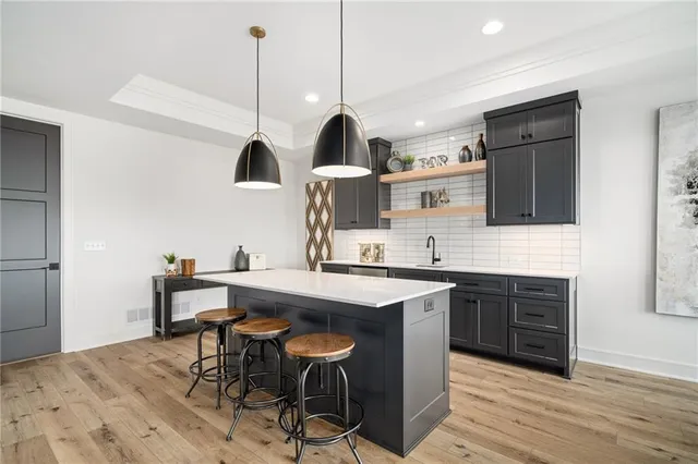 $989,900 | 11233 South Sunray Drive, Olathe, KS 66061