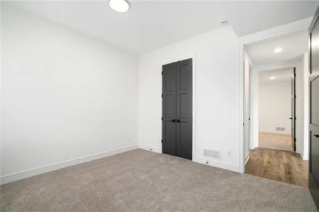 $989,900 | 11233 South Sunray Drive, Olathe, KS 66061