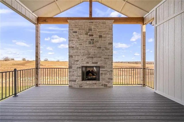 $989,900 | 11233 South Sunray Drive, Olathe, KS 66061