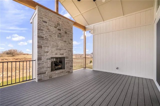 $989,900 | 11233 South Sunray Drive, Olathe, KS 66061