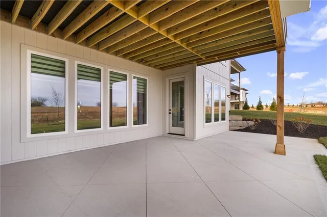 $989,900 | 11233 South Sunray Drive, Olathe, KS 66061