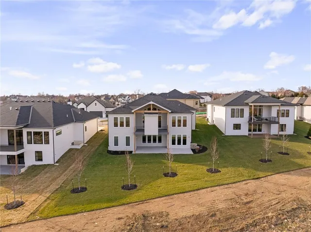 $989,900 | 11233 South Sunray Drive, Olathe, KS 66061