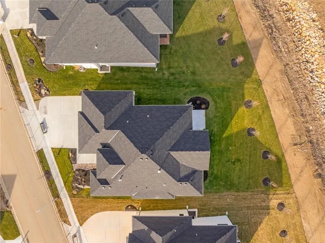 $989,900 | 11233 South Sunray Drive, Olathe, KS 66061