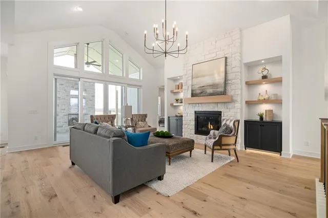 $989,900 | 11233 South Sunray Drive, Olathe, KS 66061