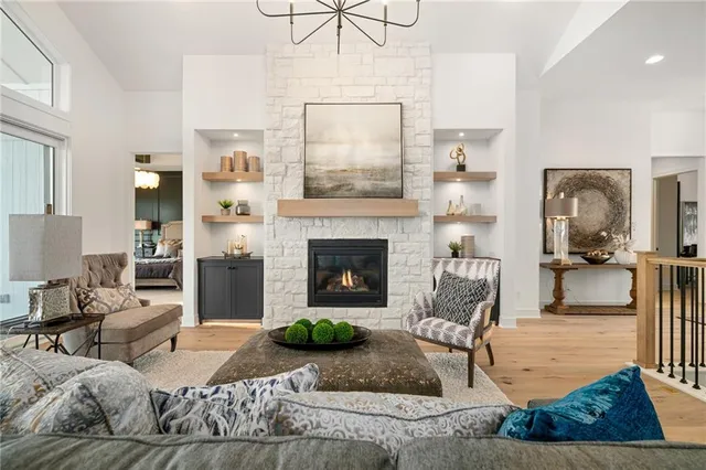 $989,900 | 11233 South Sunray Drive, Olathe, KS 66061