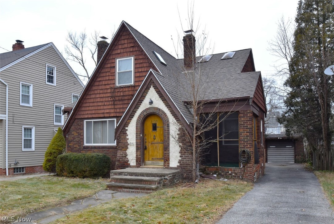 3533 Boynton Road Cleveland Heights, OH 44121 - Photo 2 of 28