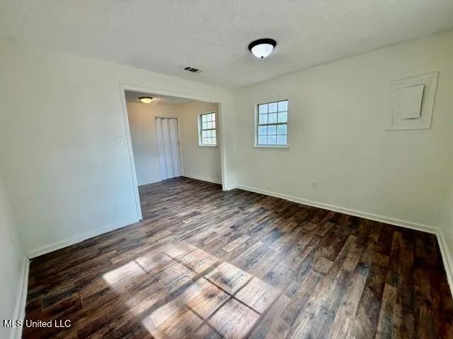 $1,000 | 3625 Davis Avenue, Moss Point, MS 39563