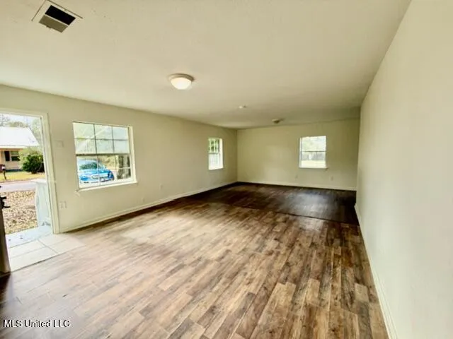 $1,000 | 3625 Davis Avenue, Moss Point, MS 39563