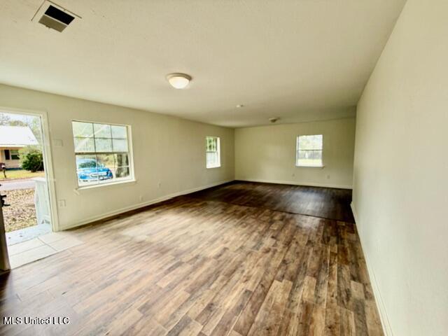 3625 Davis Avenue Moss Point, MS 39563 - Photo 2 of 14 IMG_5204