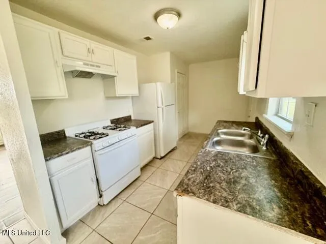 $1,000 | 3625 Davis Avenue, Moss Point, MS 39563