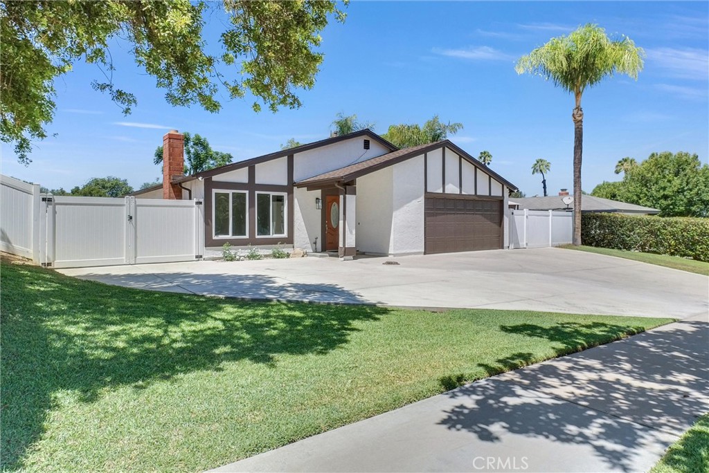 2862 Westridge Road Riverside, CA 92506 - Photo 2 of 34