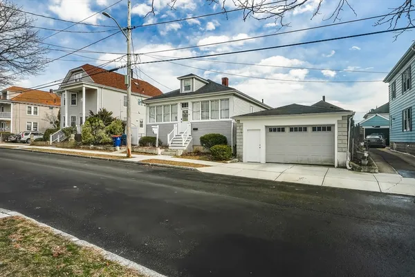 $479,900 | 58 Oaklawn Street, New Bedford, MA 02744
